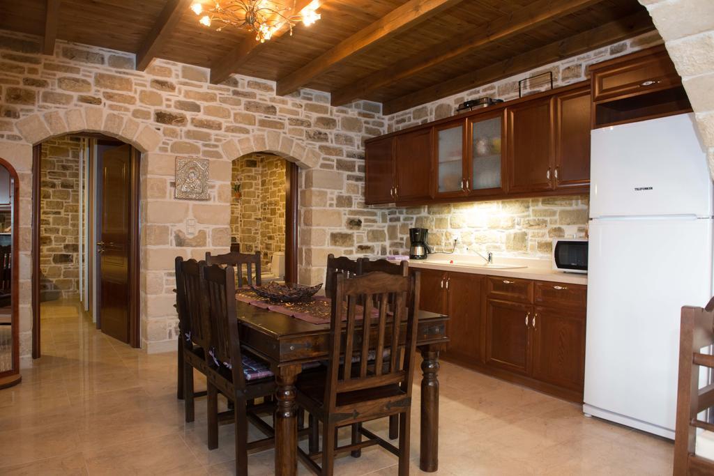 Villas Alexandros Petrino Kalamaki  Quarto foto